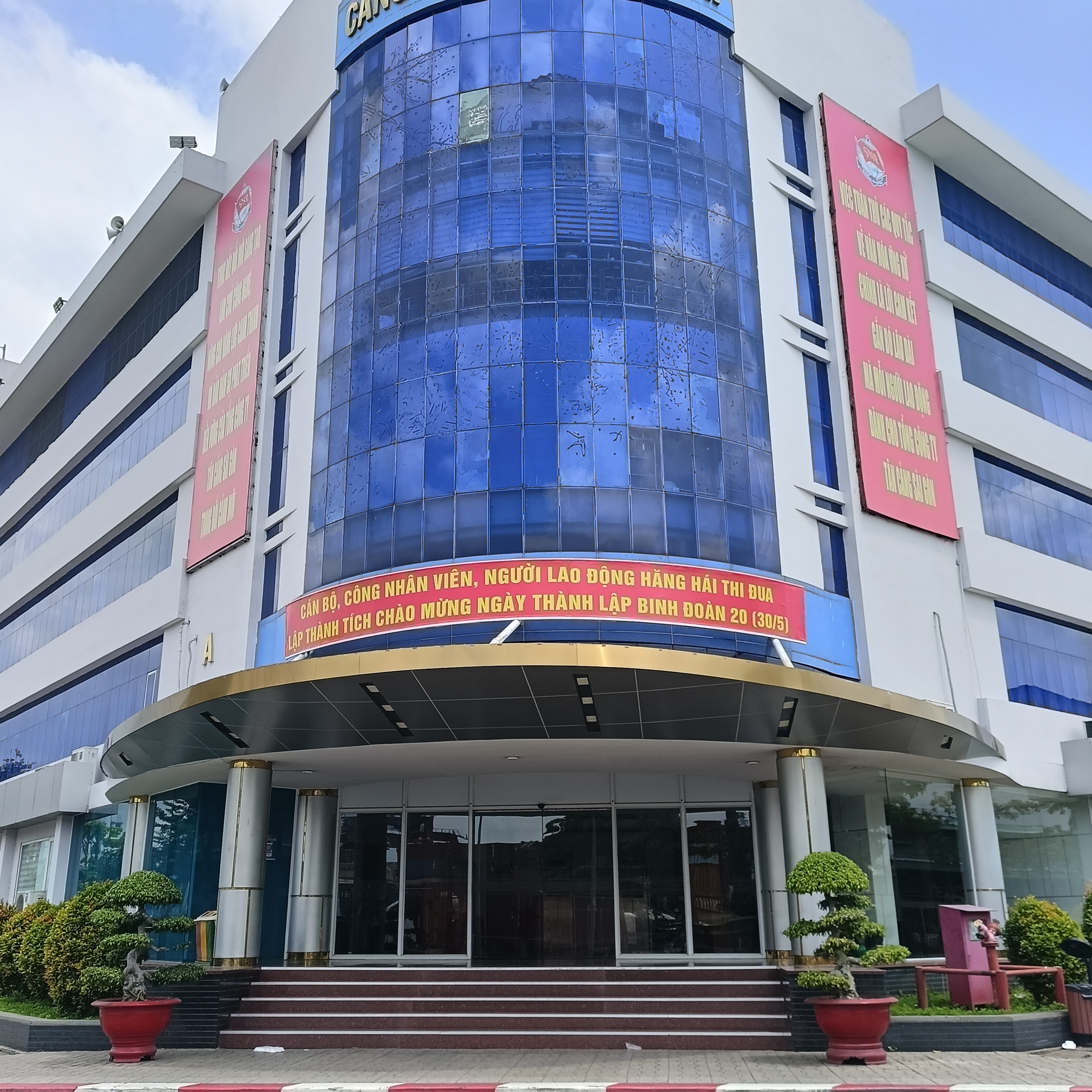 Trụ sở CTCP Cảng Cát Lái chào đón cổ đông tham dự đại hội.